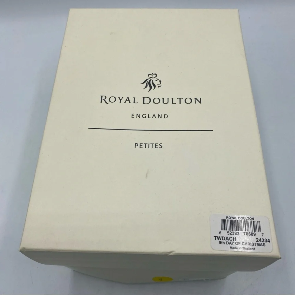 Royal Doulton Signed The Twelve Days Of Christmas Figurine ON THE 9th DAY Englan - Picture 7 of 7